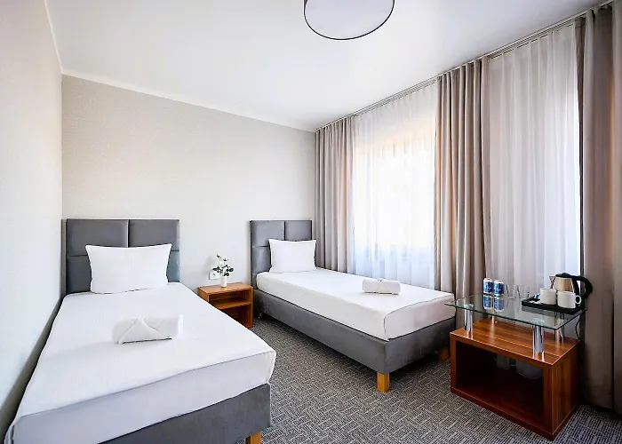 Hotelik B&B Pod Debami Radwanice, Poland